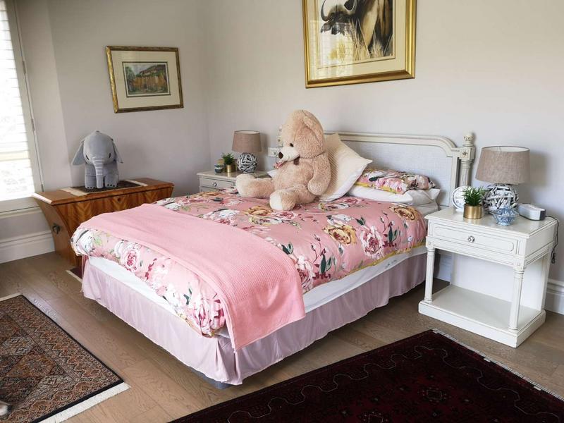 5 Bedroom Property for Sale in Sir Lowrys Pass Village Western Cape